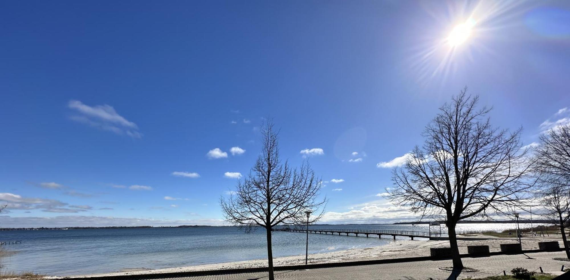App 8O Grosser Tag Am Meer Mit Wasserblick 德兰斯克 外观 照片