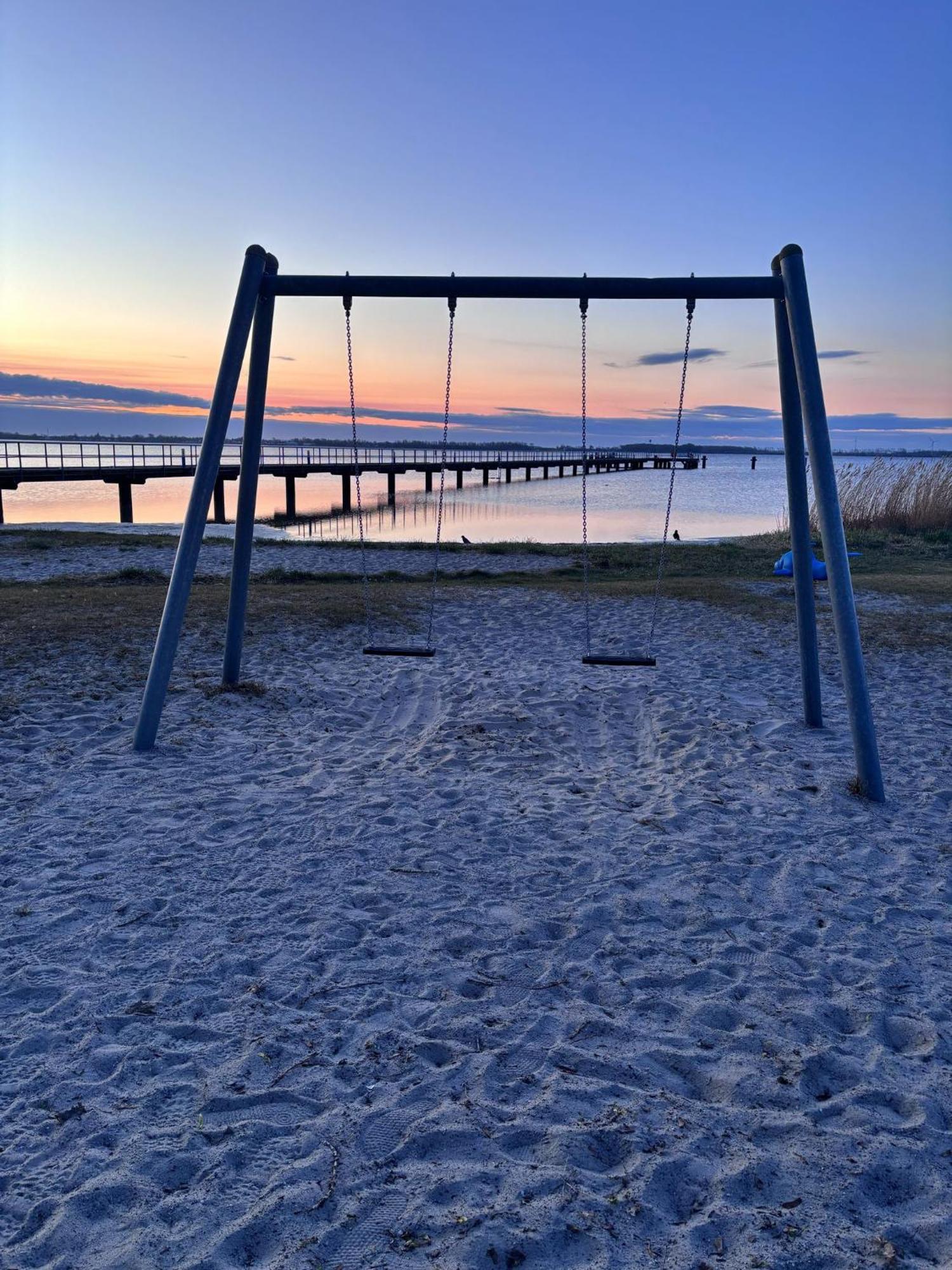 App 8O Grosser Tag Am Meer Mit Wasserblick 德兰斯克 外观 照片