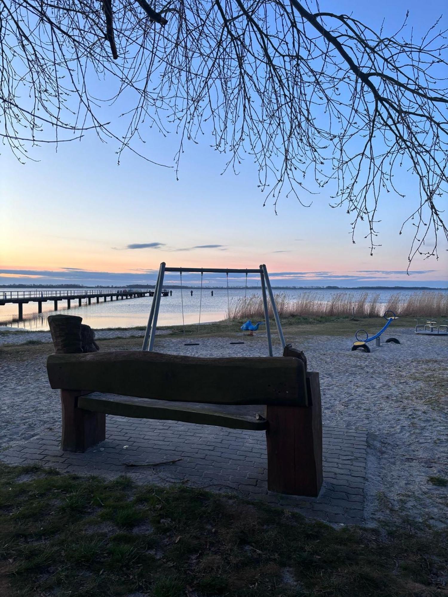 App 8O Grosser Tag Am Meer Mit Wasserblick 德兰斯克 外观 照片