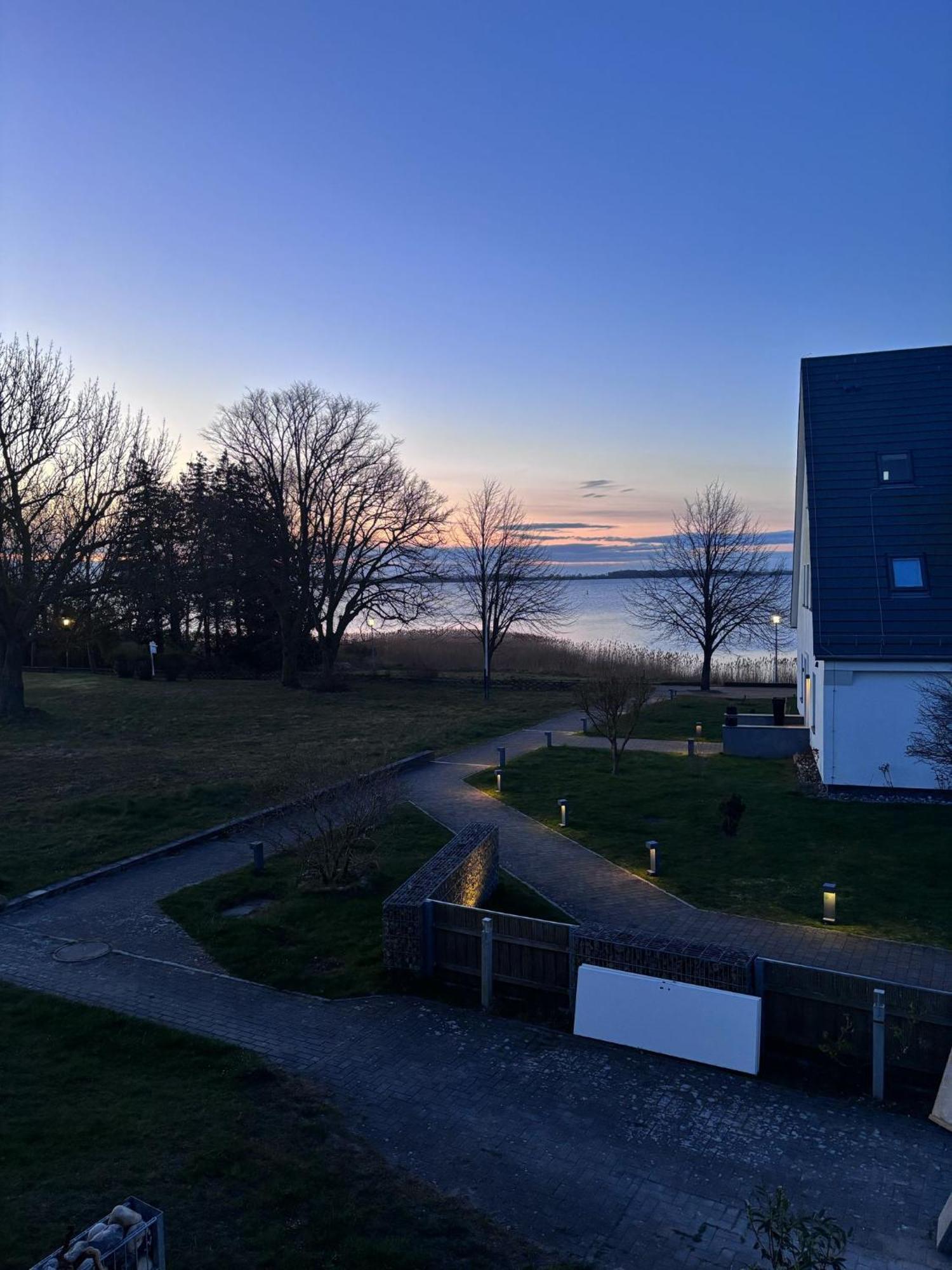 App 8O Grosser Tag Am Meer Mit Wasserblick 德兰斯克 外观 照片